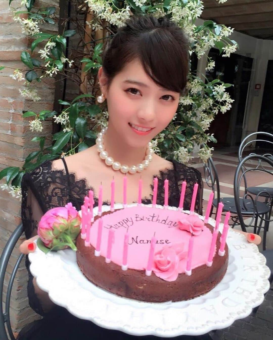 西野七瀬fanさんのインスタグラム写真 - (西野七瀬fanInstagram)「･ Nishino Nanase 26th birthday🎉🎉🎉 ・ 自分の好きな写真と会場行った思い出とかごちゃ混ぜにしやしたー タグタグは相互の七瀬さん推しさんです！ ・ #西野七瀬 #なぁちゃん #ななせまる #ななせ #にしのななせ #にゃー #なーちゃん #nishinonanase  #乃木坂46 #nogizaka46  #雑誌 #nonno  #26 #birthday  #どいや丸軍団 #七瀬組  #乃木坂ちゃんリスペクト軍団」5月25日 0時00分 - nanase_ymyu