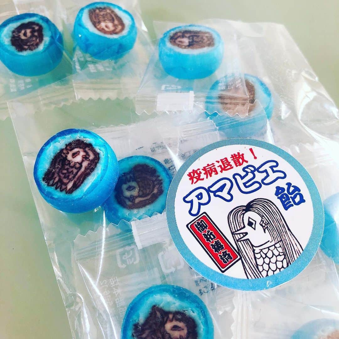 カータンのインスタグラム：「なめたら、免疫力アップしそうな飴。 #アマビエ飴  #嬉しいプレゼント #三島神社御祈祷済」