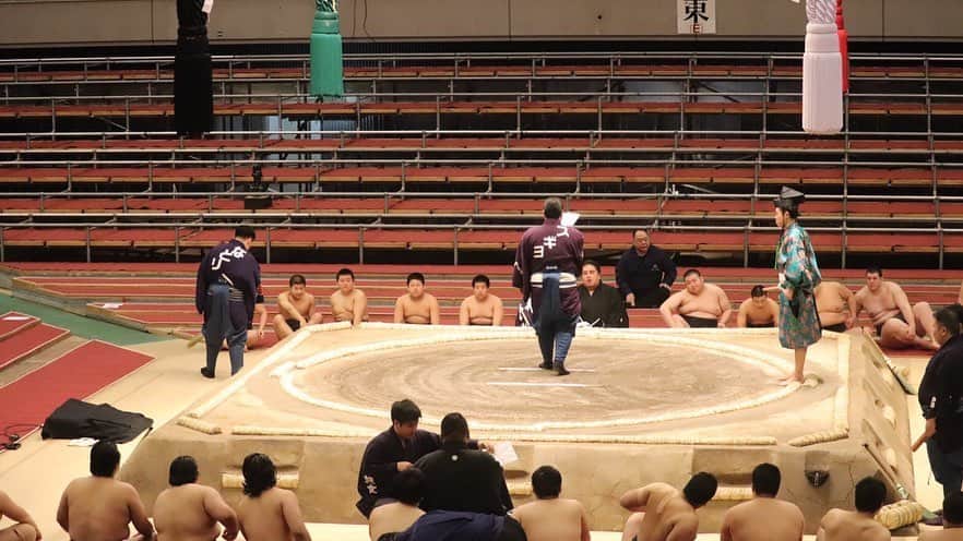 日本相撲協会さんのインスタグラム写真 - (日本相撲協会Instagram)「#あつまれ大相撲﻿ 【二日目】勝負の舞台、土俵には金が埋まっている！ 「ふしぎなゆか」が手に入る﻿ までは、島クリエイターで自ら屋外に土俵を作ってみましょう！﻿ ﻿ マイデザインで作成されたアイテムなど、#あつまれ大相撲 で投稿ください！﻿ ﻿ ﻿  #sumo #相撲 #どうぶつの森 #あつまれどうぶつの森 #あつ森 #ACNH #ACNH_SUMO #AnimalCrossing #nintendoswitch #あつまれ大相撲」5月25日 10時49分 - sumokyokai