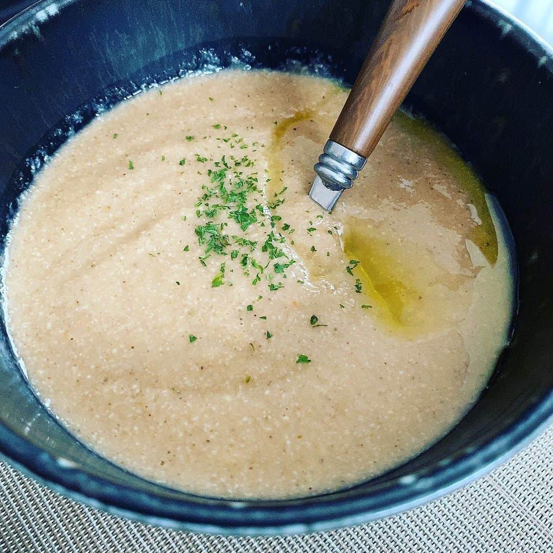 矢部美穂さんのインスタグラム写真 - (矢部美穂Instagram)「今朝も食パンにバターとハチミツ🍯目玉焼き🍳サラダにお肉とウインナー✨そして、野菜たっぷりスープ🥄いただきます😍#おうちご飯 #おうちじかん #朝食#朝食プレート #40代 #矢部みほ」5月25日 10時44分 - miho.yabe.0607