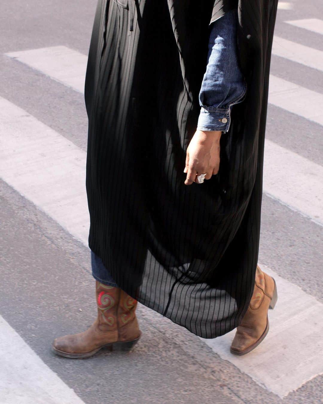 のインスタグラム：「@opubor here documented on the streets of Stockholm wearing Chant Bamboo Kaftan.⁠⠀ ⁠⠀ #hope #meaningofadress #ss20⁠」