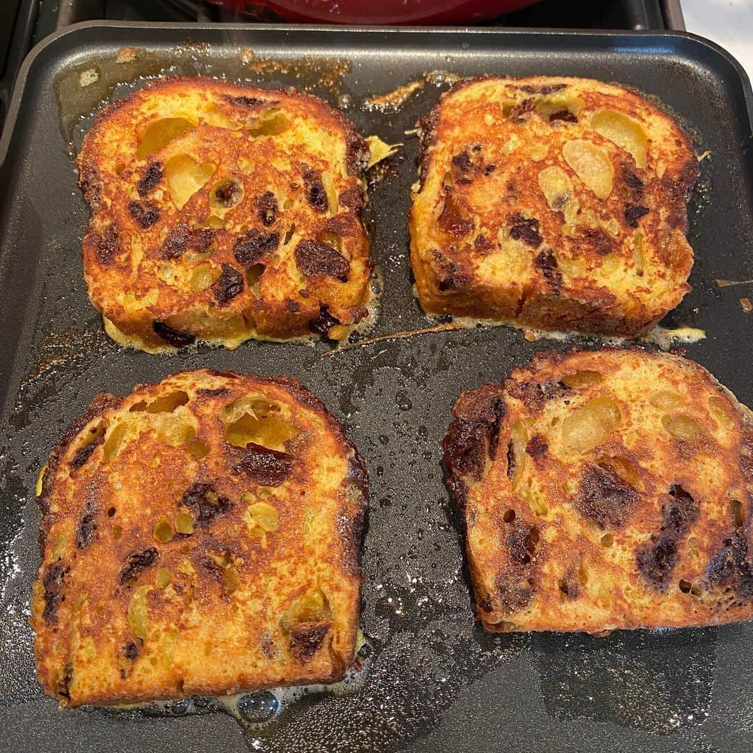 ジミー・キンメルさんのインスタグラム写真 - (ジミー・キンメルInstagram)「The great chef and human @marcvetri makes the greatest panettone every xmas.  I asked if he could make a panettone loaf.  He can and it is incredible both as-is and as FRENCH TOAST!」5月25日 2時27分 - jimmykimmel