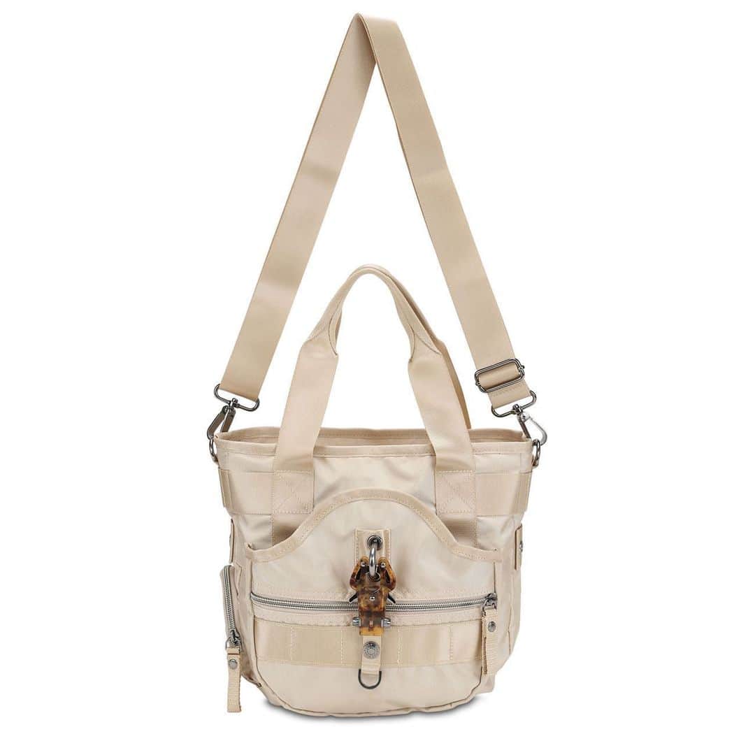 ジョージジーナ&ルーシーのインスタグラム：「Miss Mini Piece- Havanna Beige 🤎 Make sure to check out our online store. A lot of our products are on sale and reduced up to 50% #georgeginalucy #gglsquad #staystrong #strongertogether」