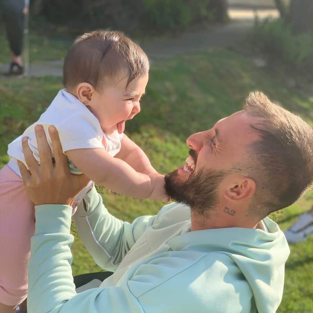 エムレ・チョラクのインスタグラム：「❤️」