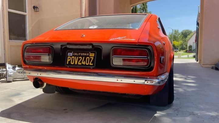スティーブのインスタグラム：「Sound good!! いい音！　#datsun #datsun240z #ダットサン　#s30z」