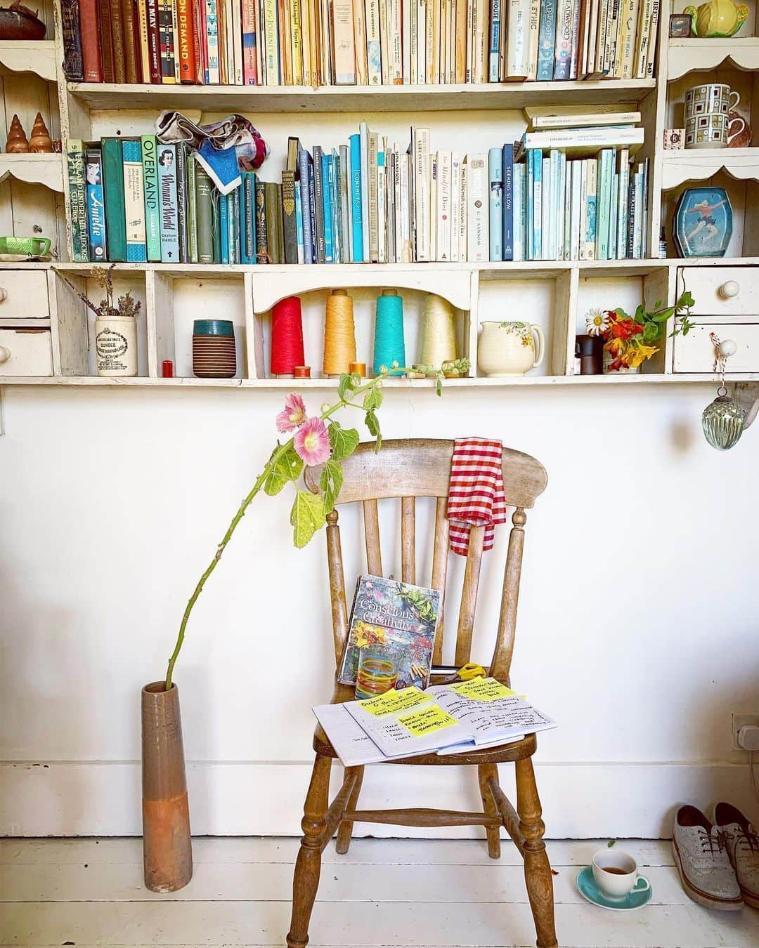 Tea and sittingのインスタグラム：「🔍🏷... I have spent most of today sitting in a chair at the table and re-stocking the Online Open House shop ready for its last week ( it closes on May 31st )...there are now some new pieces available from @holly_l_bell , @keneardley , @shiv_textiles , @peggy_poppleton and @theawatesdesign and @hollymleather ... and there is also work from @sophieabbottartist @vivienne.ridley @brusheswithwatercolour @theindigowares @pkkirkwood @amandabanhamceramics I am now going to pour a glass of wine and and sit in front of the Antiques Roadshow!! Have a lovely evening 😘✨ ( there’s a link to the shop in my profile and via my Stories )  #onlineopenhouse #artistsopenhouses #brightonartists #brightonopenhouses #shopindependent @artistsopenhouses」