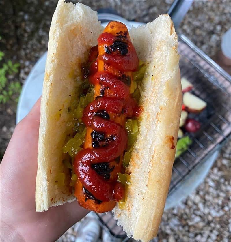 Whole Foods Marketさんのインスタグラム写真 - (Whole Foods MarketInstagram)「We tried the carrot hot dog and it was A+. Of course we gotta ask our #vegan BFF @iamtabithabrown: How’d we do?」5月25日 4時22分 - wholefoods