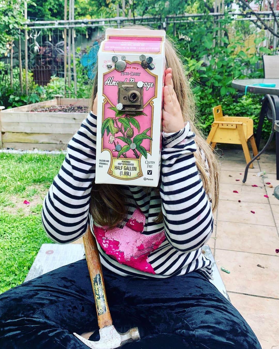 カーキ・キングのインスタグラム：「Nut milk robot.」