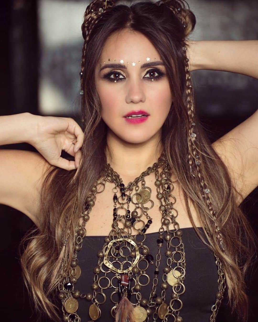 ドゥルセ・マリアさんのインスタグラム写真 - (ドゥルセ・マリアInstagram)「🌟🌟🌟 Fotógrafo @mariomacin | Beauty @jepalenci | Stylist @ili_stylist | Locación @elpatio77」5月25日 4時43分 - dulcemaria