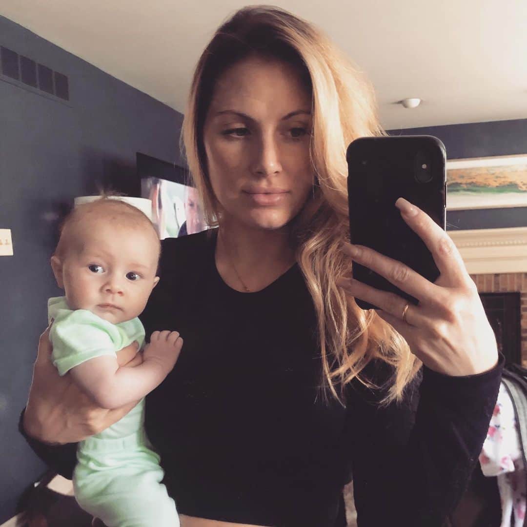 ティーガン・プレスリーのインスタグラム：「My babes 💗 getting so big」