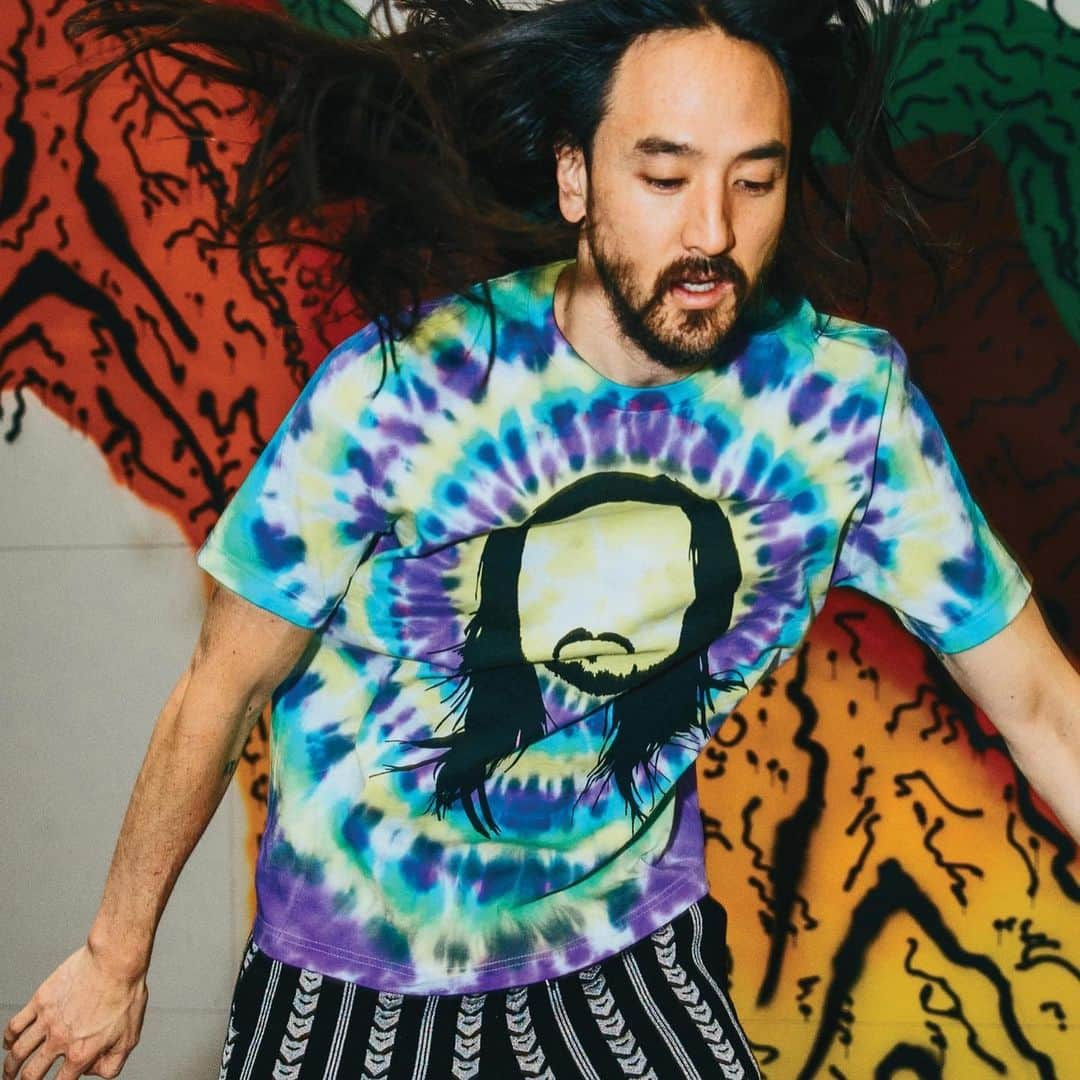 スティーヴ・アオキさんのインスタグラム写真 - (スティーヴ・アオキInstagram)「Dropping these new goodies on the @dimmakcollection shop.  Individually tie-dyed by hand in Vegas.  Super limited Aoki 1 of 1s!!!」5月25日 5時05分 - steveaoki