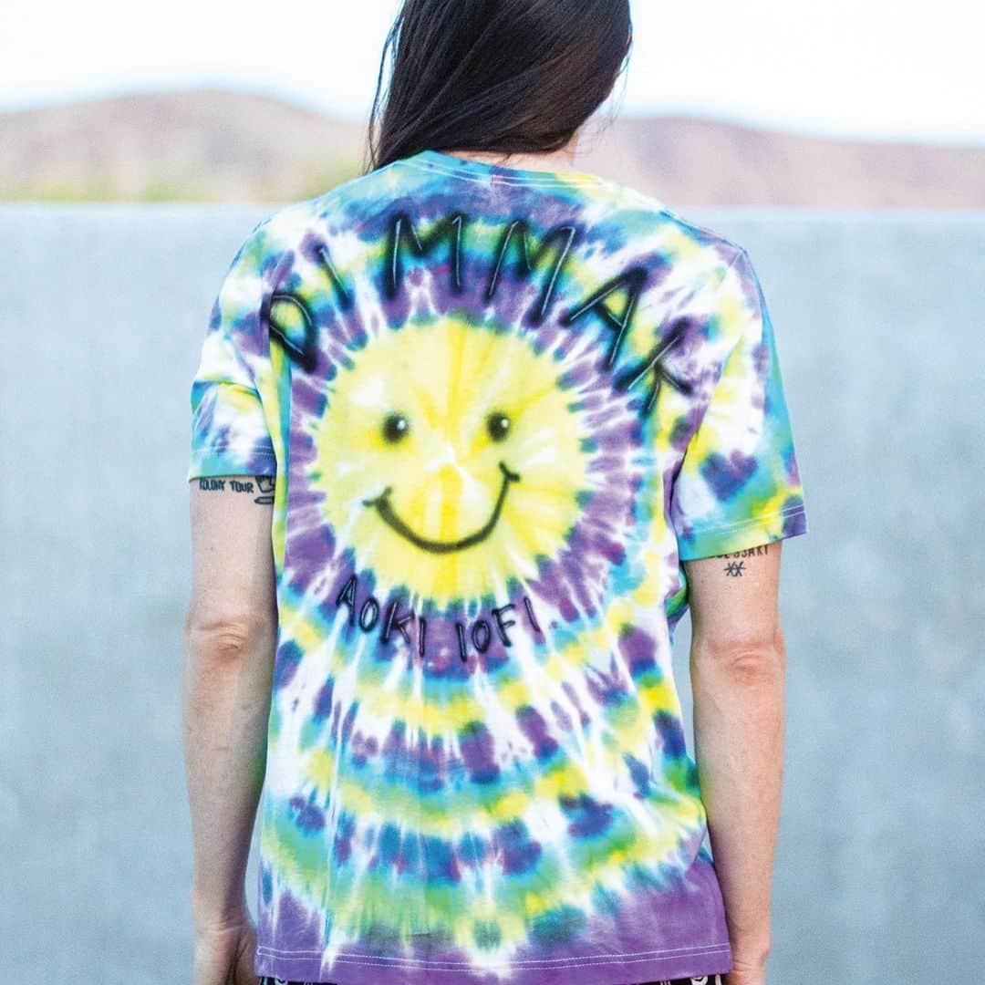 スティーヴ・アオキさんのインスタグラム写真 - (スティーヴ・アオキInstagram)「Dropping these new goodies on the @dimmakcollection shop.  Individually tie-dyed by hand in Vegas.  Super limited Aoki 1 of 1s!!!」5月25日 5時05分 - steveaoki