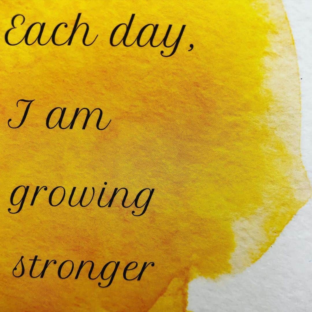 マーシャ・ゲイ・ハーデンのインスタグラム：「For the days when u r sick of being strong... (like me), patience has worn out...(like mine), dig deeper. We each must believe  in our inner strength.  Collectivly, we will conquer. #notetoself」