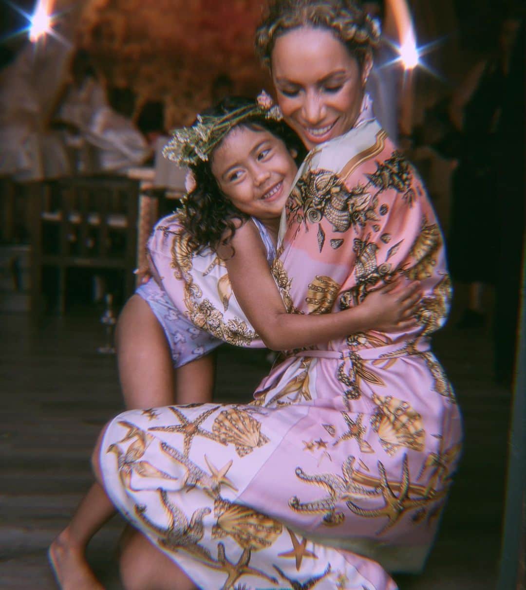 レオナ・ルイスのインスタグラム：「Happy birthday to my little River ✨ Forever grateful to be your fairy god mama 🙏🏽」