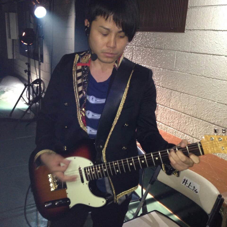 井上裕介のインスタグラム：「おはようございます☀ ５月の３１日に笑われたいバカ^_^ 未来で笑われたいバカ^_^  あと６日！ ひょっとすると今日、会議で早期の解除決定もありえるかも。 頑張ろう。  #うちで過ごそう  #未来で笑おう」