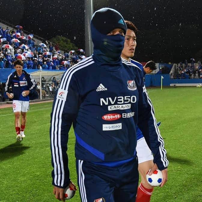 横浜F・マリノスさんのインスタグラム写真 - (横浜F・マリノスInstagram)「#写真で一言 #captionthis  #fmarinos #マルコスジュニオール #MarcosJunior #大喜利」5月25日 6時29分 - yokohamaf.marinos