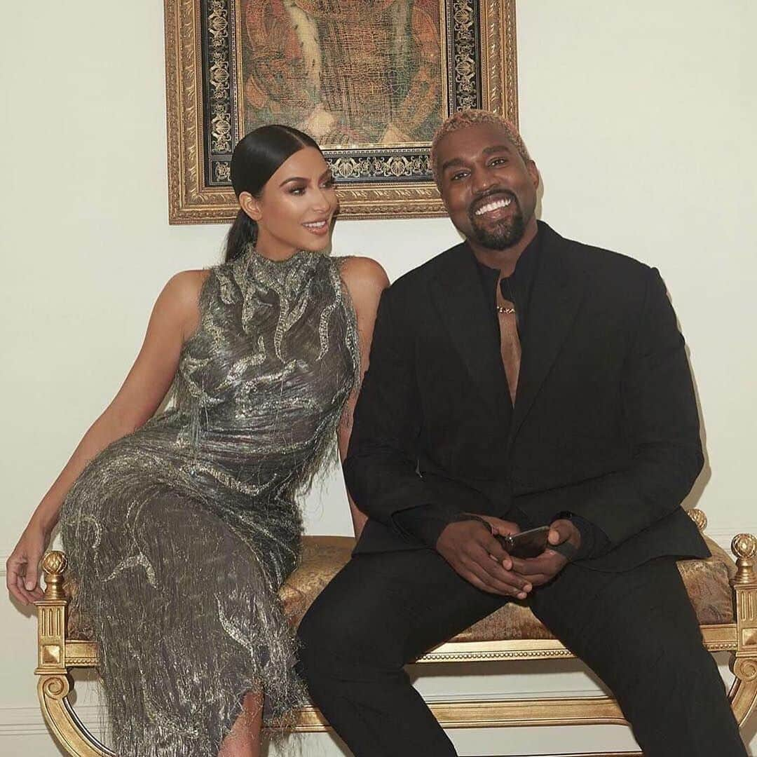 クリス・ジェンナーさんのインスタグラム写真 - (クリス・ジェンナーInstagram)「Happy Anniversary to these two!!! I love you guys!!!!! ❤️❤️ @kimkardashian #KanyeWest」5月25日 7時19分 - krisjenner