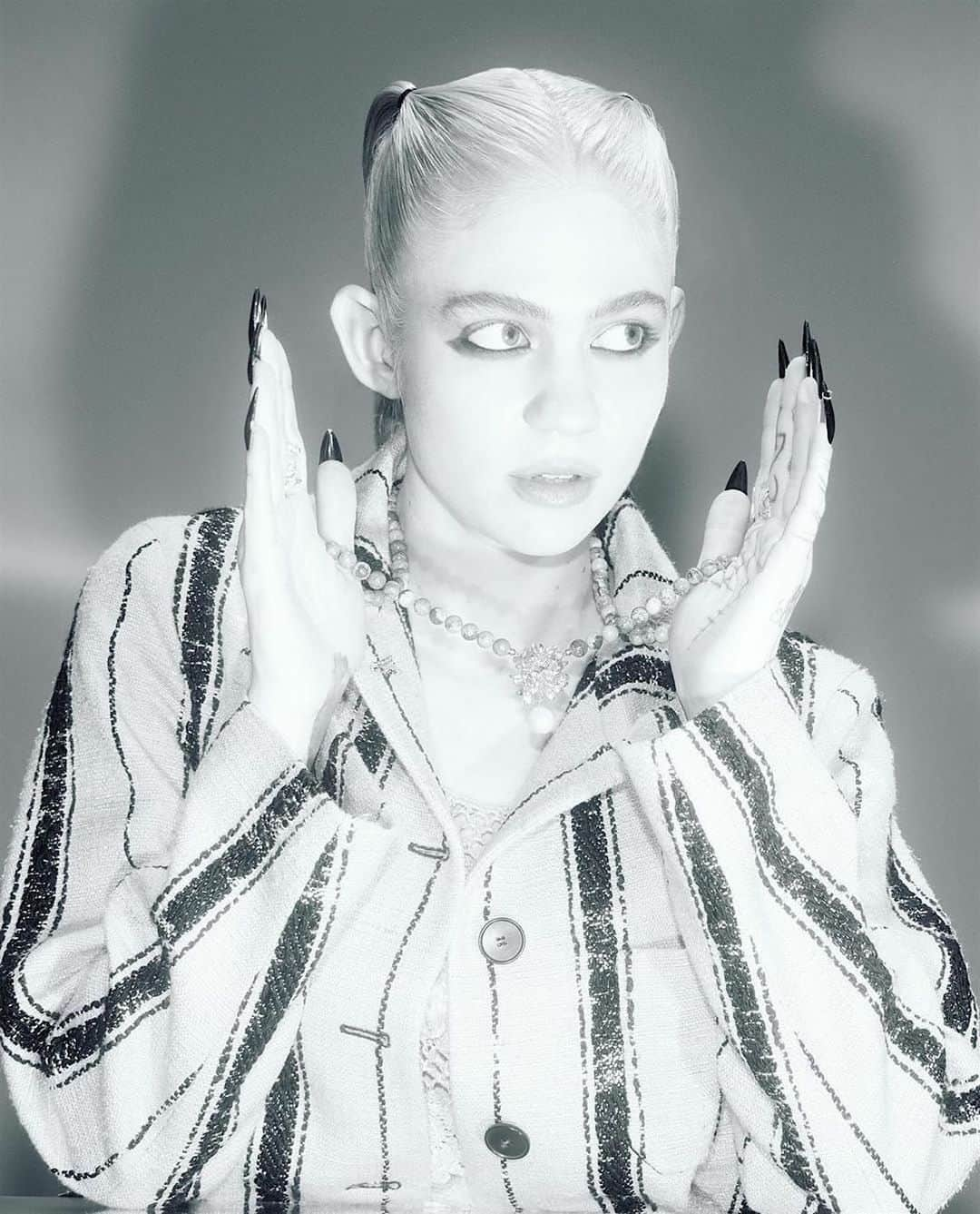 グライムスさんのインスタグラム写真 - (グライムスInstagram)「We have spilled too much blood and not enough wine」5月25日 7時32分 - grimes