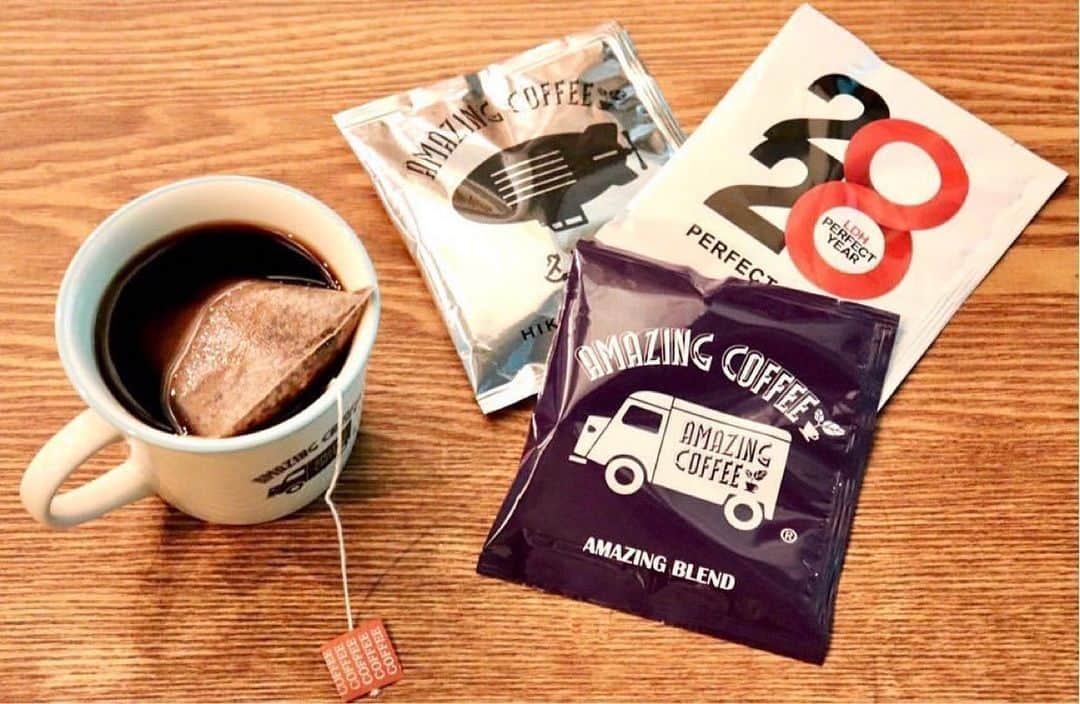 LDH kitchenさんのインスタグラム写真 - (LDH kitchenInstagram)「. @amazing_coffee_official . 🌱AMAZING COFFEE ONLINE☕️ . 『アメコのコーヒーバッグ飲み比べセット』 . アメコの定番のコーヒーバッグが詰め合わせになっております☕️ 各2枚の計6枚セット♬ . ✡️AMAZING BLEND コクと酸味のバランスが良く、しっかりとした口当たりです🌱 . ✈️HIKOUSEN BLEND スイートなスパイス感と甘さの余韻が感じられます✨ . 🌼PERFECT BLEND フローラルな香りと柔らかい甘さが広がります🎶 . お湯を注ぐだけで気軽にお楽しみいただけます🤲 . あなた好みのフレーバーを見つけてみませんか(^o^)v . #AMAZINGCOFFEE #AMAZINGCOFFEEONLINE #AMeCO #アメコ #coffee #コーヒーバッグ  #うち活 #おうち時間 @amazing_poshitokun #LDHkitchen」5月25日 8時14分 - ldhkitchen_official