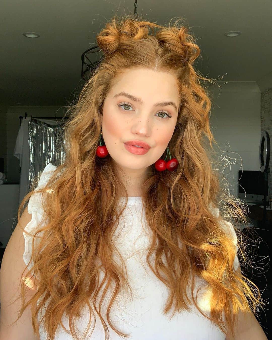 ブリー・キッシュのインスタグラム：「🍒✨」