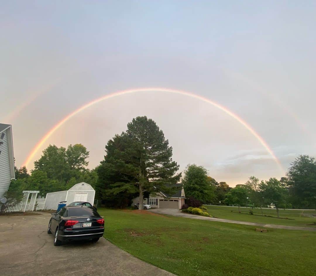 デビッド・フィンレーさんのインスタグラム写真 - (デビッド・フィンレーInstagram)「Double rainbow right outside my house.」5月25日 9時30分 - supersuperdave