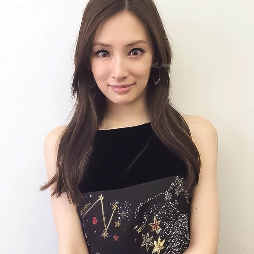 北川景子　ファンアカウントのインスタグラム：「❤︎" 美💖 ✼••┈┈••✼••┈┈••✼••┈┈••✼ #北川景子 #kitagawakeiko #keikokitagawa  #景子さん #景子ちゃん」