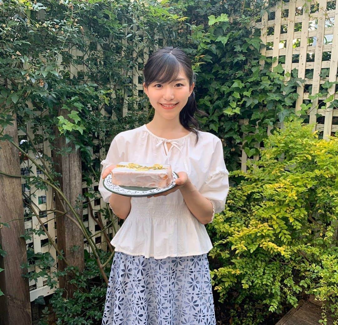 セントフォースさんのインスタグラム写真 - (セントフォースInstagram)「.﻿ こんばんは、塩川菜摘です！😊﻿ ﻿ お誕生日という節目に﻿ Instagramを始めることになりました！🙈🌱✨﻿ @natsumi_shiokawa ﻿ ﻿ ﻿ 1995年5月25日生まれの私、﻿ 2020年5月25日の今日、﻿ 25歳になります！！！﻿ ﻿ 五十日のたたみかけ！(笑)﻿ ﻿ こんな機会でもないと﻿ きっとはじめられなかったと思います😂﻿ ﻿ SNS初心者ですが、﻿ フォローしていただけたら嬉しいです😊﻿ どうぞよろしくお願いします！﻿ ﻿ ﻿ #塩川菜摘 (@natsumi_shiokawa )﻿ #happybirthday ﻿ #誕生日 ﻿ #トークアプリ 『cent.FORCE Talk』﻿ #ケーキ作り ﻿ #コーデ #ファッション ﻿ #五十日 #ごとおび ﻿ #セントフォース ﻿ #春夏コーデ」5月25日 19時01分 - centforce.official