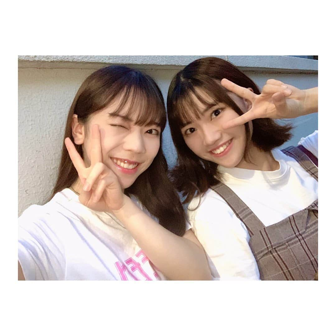 平岡映美さんのインスタグラム写真 - (平岡映美Instagram)「お家の前で🌸 先程、解除宣言されましたが、これからも気を抜かず、健康第一のため😊 みんなで頑張りましょう！！！ #平岡映美　#平岡明純 #平岡三姉妹の日常  #平岡三姉妹 #平岡の姉妹 #感謝」5月25日 19時10分 - eimi_hiraoka_official