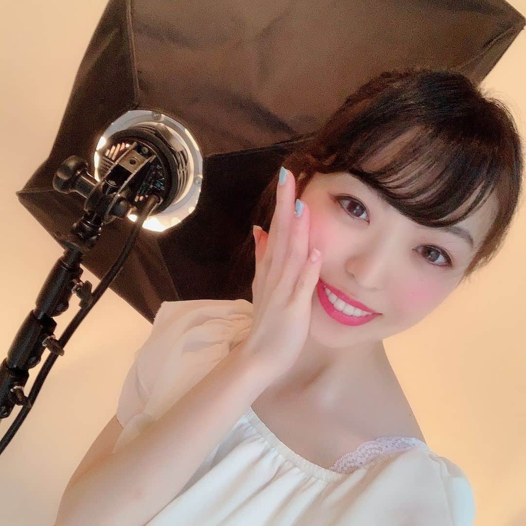のインスタグラム：「. . ❤️💛💚💙💜 . . 暑くなってくるとポニーテールに結びたくなります😌💕 . . 6月になったらしたいことの1つに、「美容院へ行く」があるんだぁ✂️ . . 短くするか〜、パーマかけるか〜、染めるか！😳どうしようかなぁ✨ . . . プロフィールリンクはこちら👉 @yuna_smile0130 . . . #白井佑奈 #yunashirai #shiraiyuna  #夏コーデ #夏ネイル #ポニーテール #ポニーテールアレンジ #ポニーテール女子 #ヘアアレンジ #撮影 #撮影依頼募集中 #夏メイク #サロンモデル希望 #美容師さんと繋がりたい #美容院 #ビジョビ_ミスいちご2021 #ポトレ女子 #被写体モデル #被写体になります #カメラマンさん募集 #被写体サーチ #グルメな人と繋がりたい #カフェ巡り好きな人と繋がりたい  #スイーツ好きな人と繋がりたい #甘党女子 #おうちカフェ #japanesegirl #followｍe #japanesemodel  #sweets」