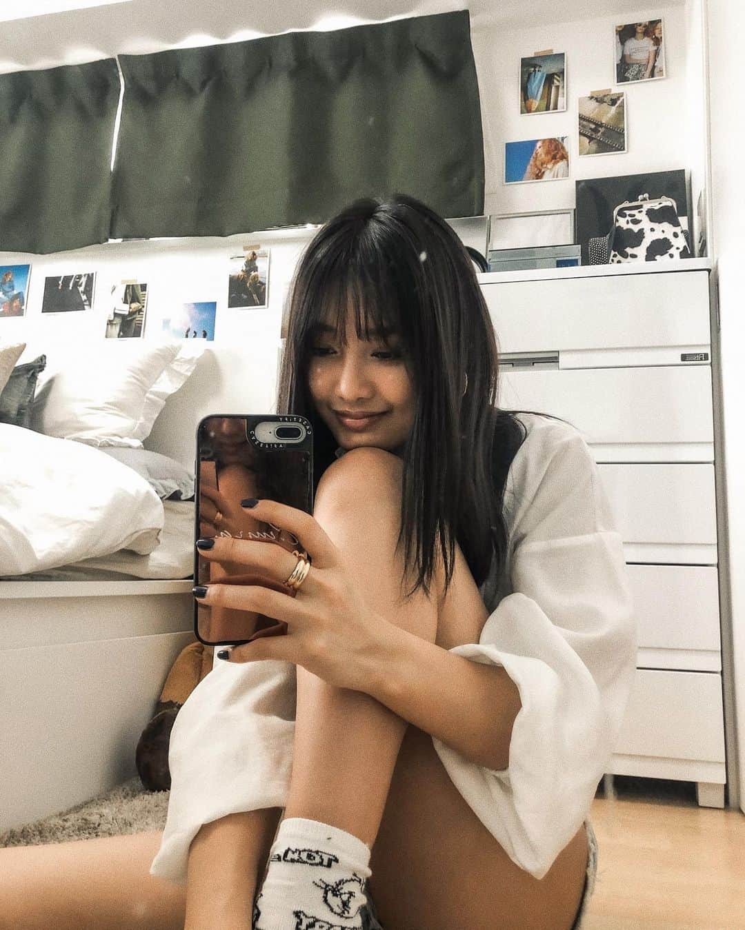 のインスタグラム：「. 緊急事態宣言が全国で解除されましたね。 医療従事者の方々には本当に頭が上がりません😣 不安な中私たちのために、ありがとうございます😭🙏 緊急事態宣言解除はいいことでもあるとは思いますが だからといって今まで通りの生活はまだ先なのかなと😥 . 完全にコロナウイルスががなくなったわけではないし ここで気が緩んでしまったら海外と同じように 第二波がきてしまう可能性も出てくるから 引き続き常に最新の注意を払いながら、 みんなを思いやりながら生活しましょう😖💙 . #stayhome #おうち時間」