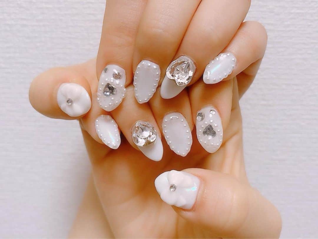 太田里織菜のインスタグラム：「. nail...♡ . #らぶどる #ネイル #nail #marvelous #marvelousネイル #marvelousnail」
