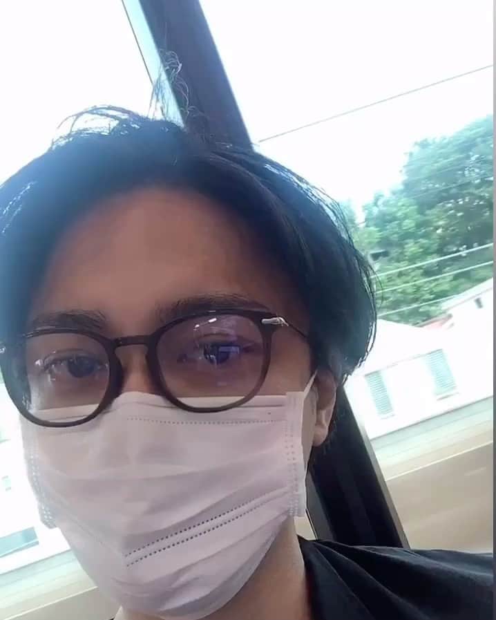 森澤祐介のインスタグラム：「. 久しぶりに電車に乗って、五反田で打ち合わせをしてきました。 色々な事が同時進行で動き始めています。サポートしてくれるスタッフに心から感謝してます😊 #drentychocolate#ドレンティチョコレート #カカオベイクサンド」