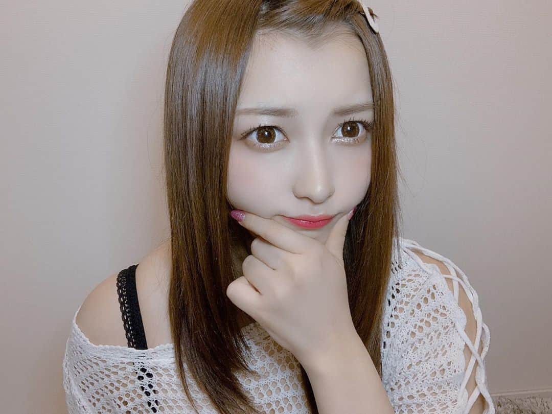 太田里織菜のインスタグラム：「. . にゃっ❤️❤️❤️ . #らぶどる #love #followme #fashion #igers #hair 	#girls #japan #japanesegirl #ınstagood」