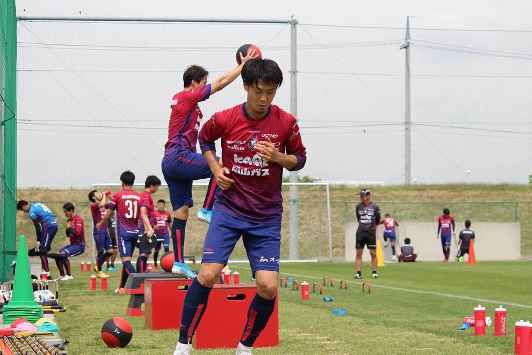 増田繁人さんのインスタグラム写真 - (増田繁人Instagram)「Today’s training 🔥  #サッカーはいいね #ファジアーノ岡山 #増田繁人」5月25日 19時58分 - masudaofficial5