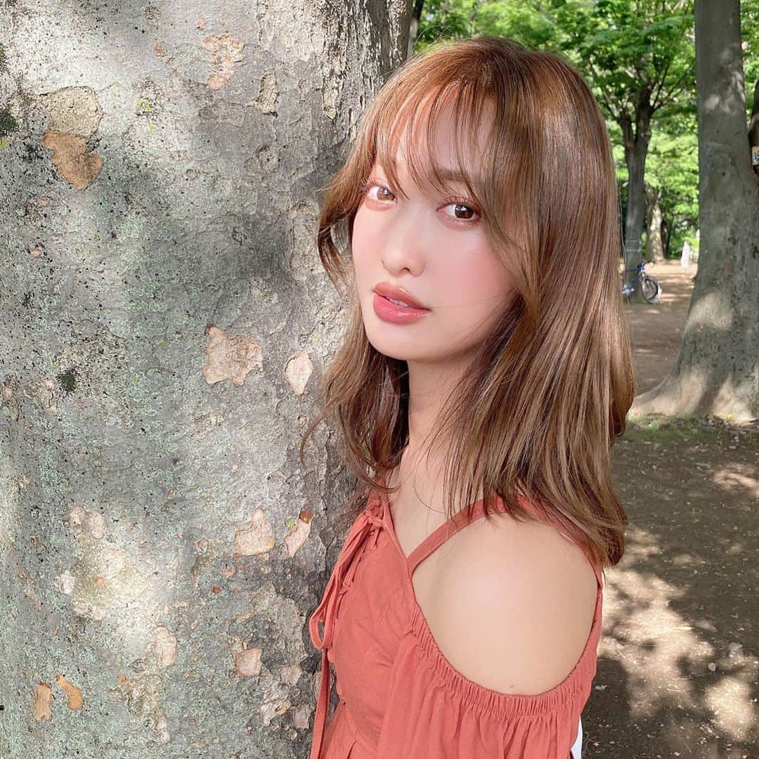 佐達ももこさんのインスタグラム写真 - (佐達ももこInstagram)「髪色がきれーい💇‍♀️❤️﻿ 透明感がいい感じ👏﻿ ﻿ @harada.hair ﻿ ﻿ 緊急事態宣言が解除されましたね！﻿ ﻿ 気を緩めすぎないでいきましょう🙋‍♀️🙋‍♀️🙋‍♀️﻿ ﻿ ﻿ #hairstyle#haircolor」5月25日 20時10分 - sadamomodayo