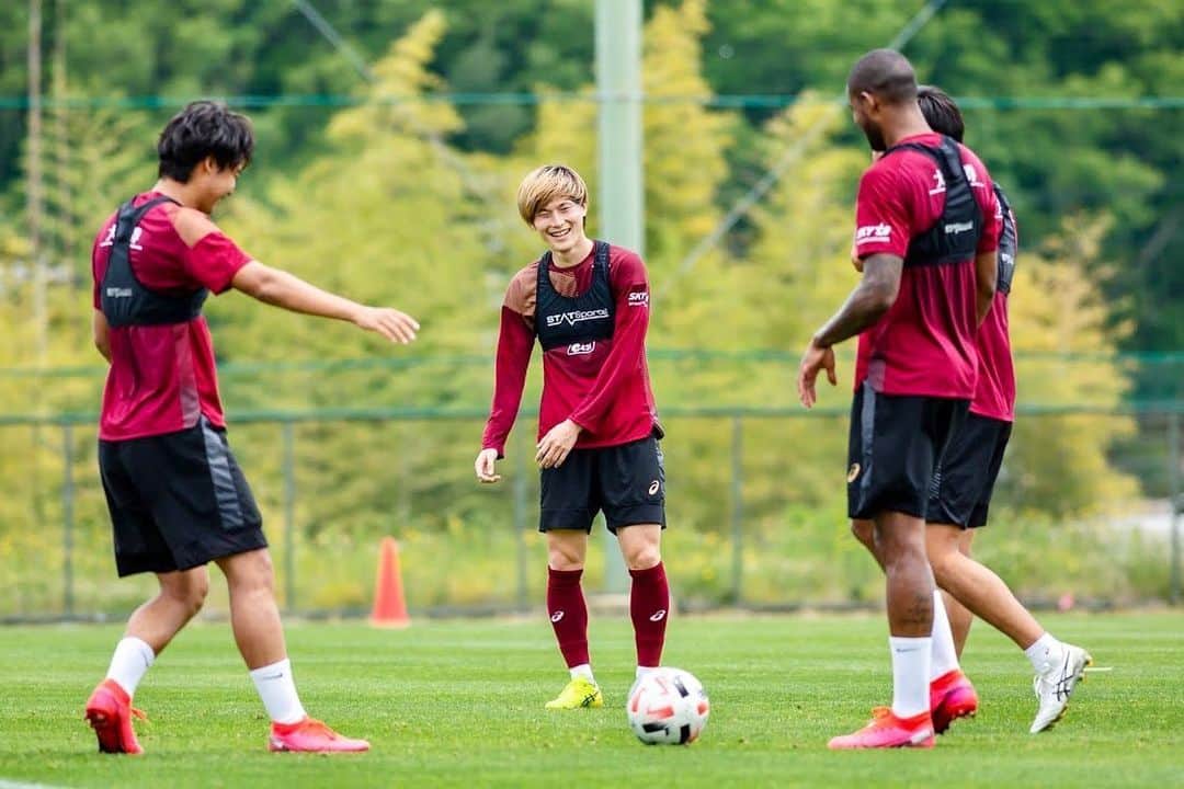 古橋亨梧さんのインスタグラム写真 - (古橋亨梧Instagram)「サッカーができて幸せです！」5月25日 20時12分 - kyogo_furuhashi