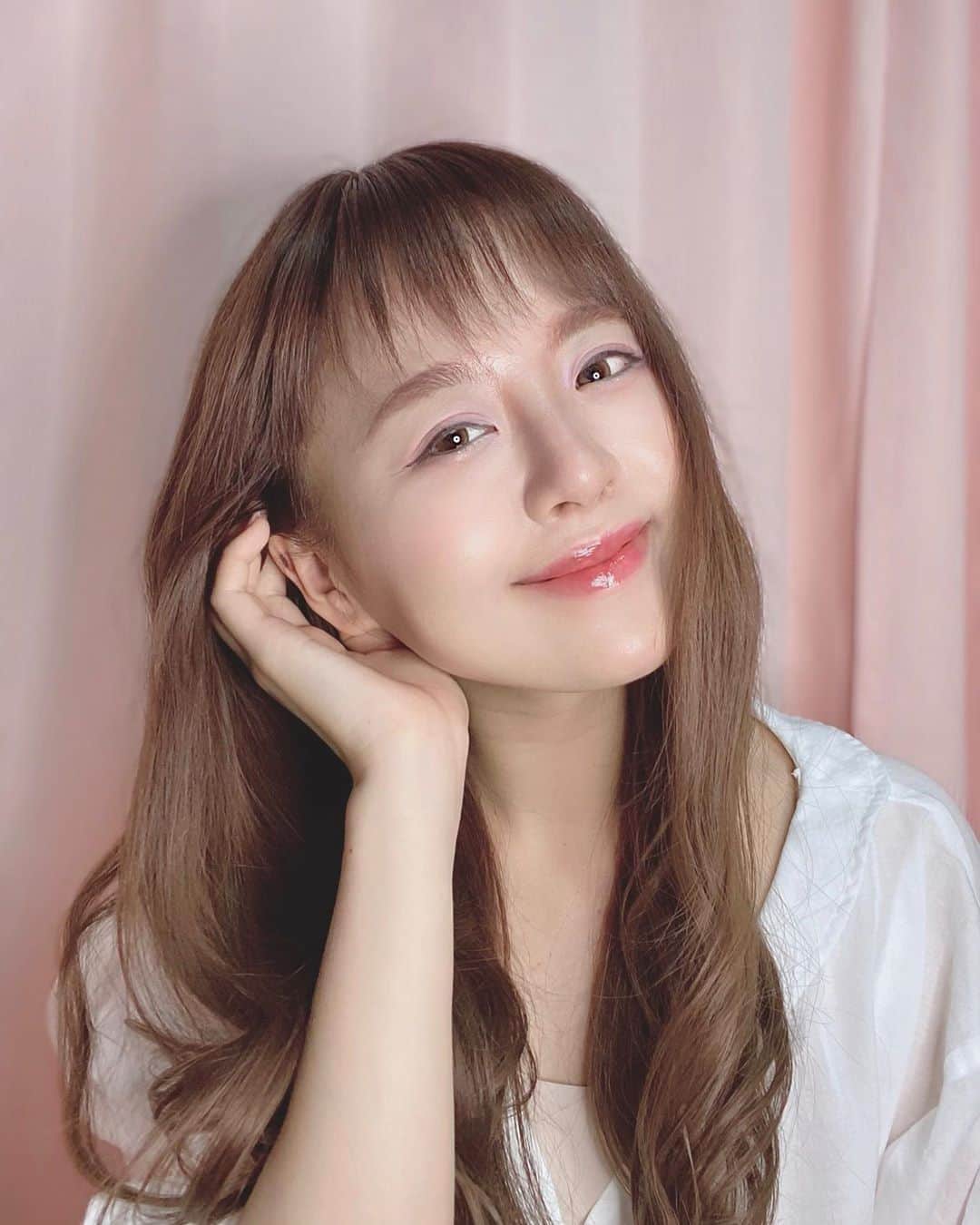 真衣ひなのさんのインスタグラム写真 - (真衣ひなのInstagram)「【tumugu＊news】 ポイントシステム導入のお知らせ🌹 . オンラインサロン tumugu に ポイントシステムが導入されました。 感謝を込めて、ポイントに応じた お楽しみ特典を予定しております。 会員登録期間1ヵ月毎に35ポイントを加算。 今後、さらにポイントが加算される企画は 都度お知らせしてまいります。 ※保持ポイントはマイページよりご確認いただけます。 ※サロン退会によりポイントはリセットされますのでご注意ください。 . 開設から１ヶ月が経ちました🙏✨ 私と共に歩んで下さり、 本当にありがとうございます！ １ヶ月前から入って下さっている 紡ぎびと(仮)さんは…♡ マイページに反映されていますので ご確認宜しくお願いします💖 . #さて５月も終わり #来月の #オンラインティーパーティー #日程会議しましょう #今夜トークルームに集合♡ #オンラインサロンtumugu」5月25日 20時12分 - hinano_mai