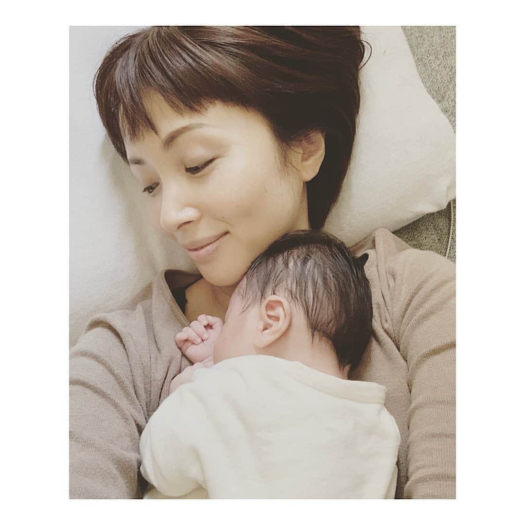 のインスタグラム：「以前、妊娠、出産について密着取材して頂き、5月29日（金）19:00〜 TBS 『爆報!THEフライデー 』にて放送されます。かなりプライベートな映像なので、少しお恥ずかしい気持ちもありますが... お時間あれば見てください📺  息子が寝たすきに、私も少しお昼寝!!」