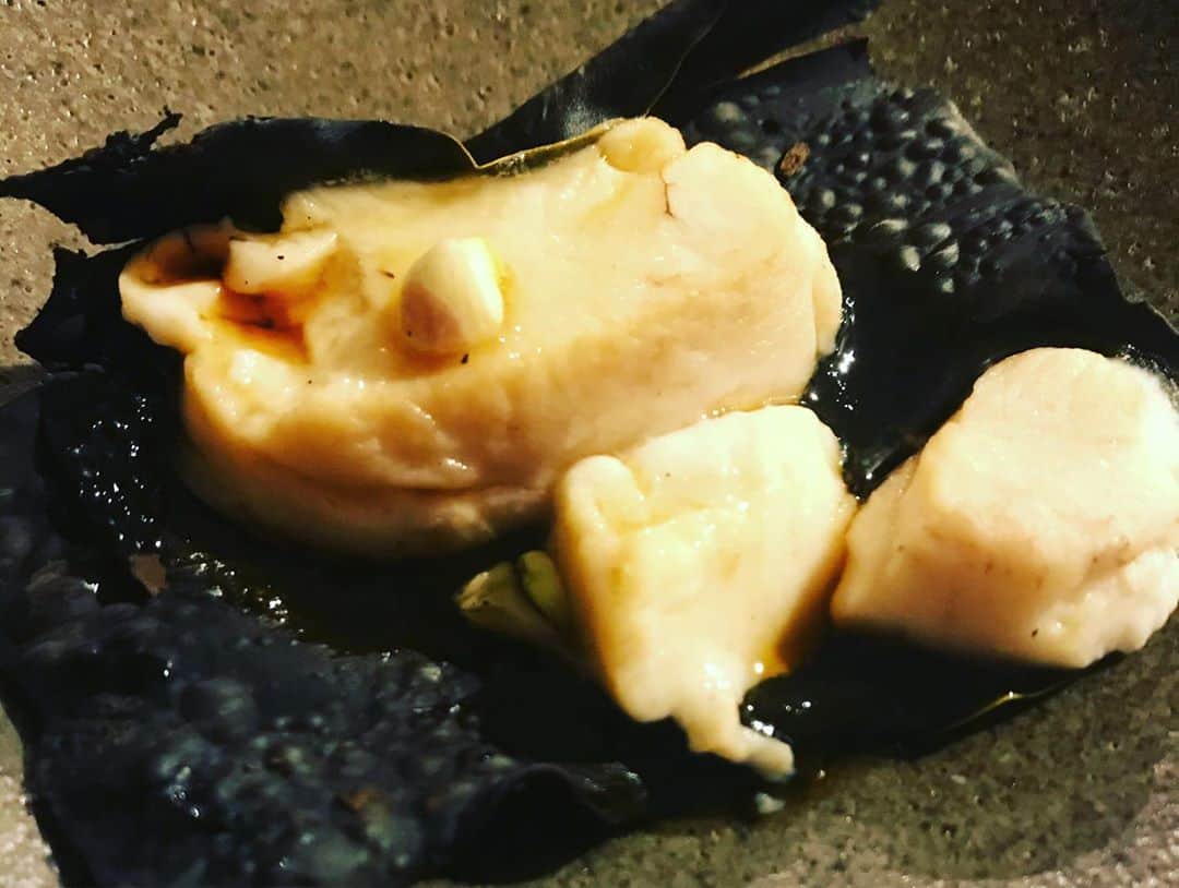 眞鍋さゆりさんのインスタグラム写真 - (眞鍋さゆりInstagram)「旦那 40て！ 40て！  誕生日オメデトウ🎉  自宅で手巻きディナー🍽 自粛中もZOOMお祝いしていただき感謝です🤩」5月25日 12時23分 - sayurimanabe0223