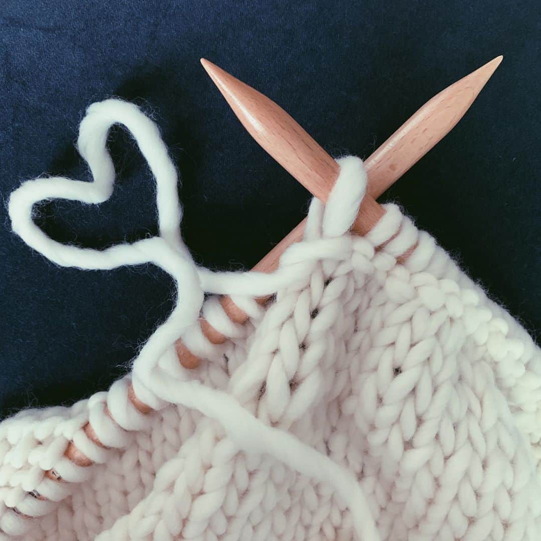 熊井友理奈さんのインスタグラム写真 - (熊井友理奈Instagram)「_﻿ ﻿ ﻿ 久々に♡ ﻿何ができるでしょうか？ ﻿ @weareknitters ﻿ #weareknitters #knitting #knit  #季節なんて関係ない﻿ #と自分に言い聞かせる #🧶」5月25日 12時34分 - kumai_yurina
