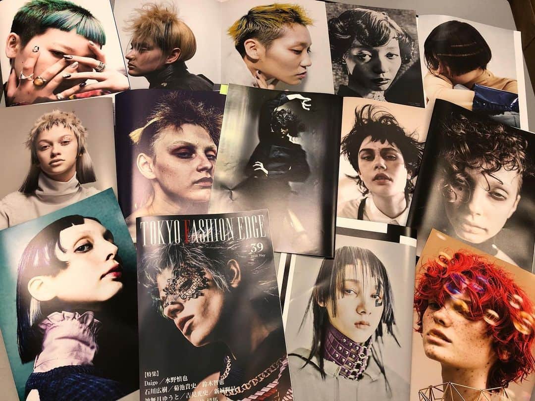 東京ファッションエッジ／プロフェッショナル東京のインスタグラム：「✨TOKYO FASHION EDGE 39号 2020/5/31発売✨  編集中の誌面を少しだけ紹介します😌 39号では、こちらの美容師さんの作品を掲載します‼️ --------------------------------------------------✂︎ Daigo / @anfang_daigo  水野慎也 / @bilancia_mizu  石川広樹 / @ishikawadio  菊池貴史 / @tak.colette  鈴木智也 / @mastermind011  神無月ゆうと 吉見光史 / @koshiyoshimi  新城輝昌 / @teruakishinjo  渡邉理 / @tw19770809  安田尭広 / @takahiro_yasuda_works  林清馬 / @femme_seima  柴田大介 / @shibatax21_scisco  けんた / @kenta_slowflow_rita  進藤郁子 / @ikukoshindo ---------------------------------------------------- #東京ファッションエッジ　#tokyofashionedge #profeshionaltokyo #クリエイティブヘア #creative #クリエイティブヘアスタイリスト #creativehairstylist  #hair #ヘアスタイル #hairstyle #ヘアカラー #haircolor #メイク #make #makeup #ファッション #fashion #美容師 #ヘアスタイリスト #hairstylist #hairstylistjapan #美容学生 #modermsalon #colorsync #hairtransformation #hairinspo #hairofinstagram #美容学生と繋がりたい #fashionista ----------------------------------------------------」