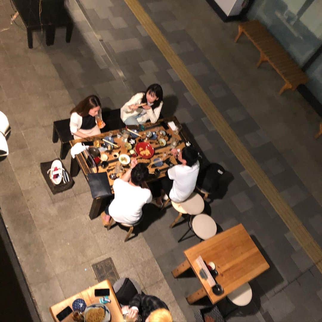 おっきゃがりのインスタグラム：「今日はお天気ですね。 テラス日和です。 心地よい外の空気を感じながら の飲みはいかがでしょう？ 今日も17時から25まで お待ちしております！  #大阪#大阪福島#福島グルメ#梅田グルメ#海鮮居酒屋#居酒屋#日本酒#47都道府県#日本酒巡り#飲み屋#JR福島駅#駅近 #とり藤#うぉっしゅ#多呼おどり#福島壱麺#十忠八九#86ストア#香味岡#みらく劇場」