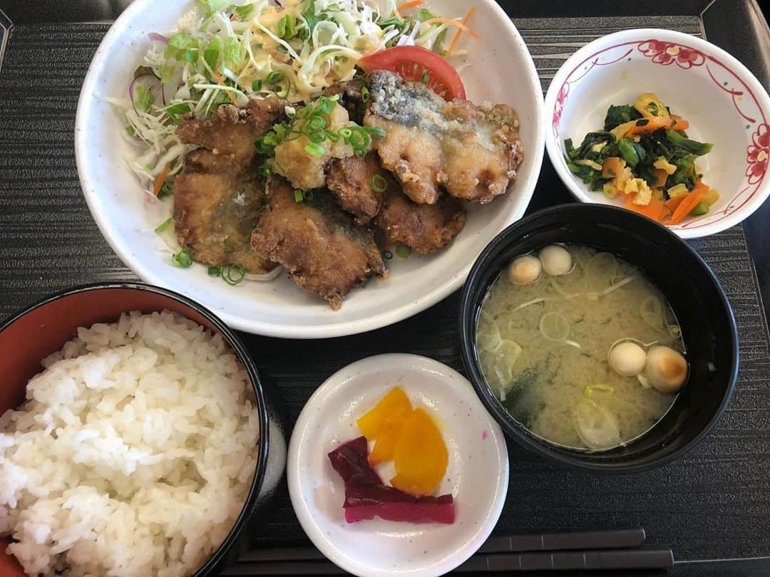 井林辰憲さんのインスタグラム写真 - (井林辰憲Instagram)「. 週明けから、打ち合わせランチ  党本部の食堂が閉まってるので  #参議院議員会館食堂 のランチ  #鯖の竜田揚げ です。  #井林ふらり  #国会らいふ」5月25日 14時04分 - ibayashi.tatsunori