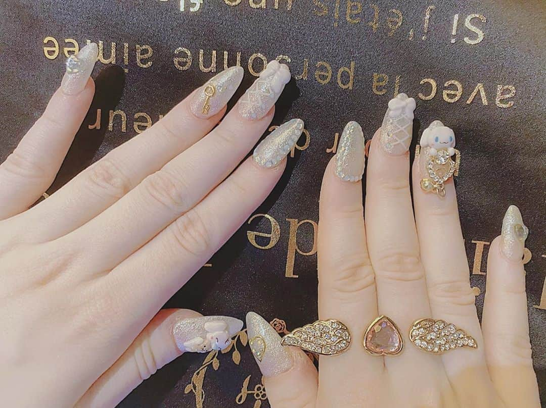 ビーナス・アンジェリックさんのインスタグラム写真 - (ビーナス・アンジェリックInstagram)「This months nails! Im still the Venus who loves cute things, just more confident! Thank you @nailsgogo 🥺❤️」5月25日 14時32分 - venus_angelic