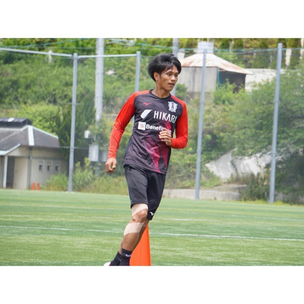 長沼洋一のインスタグラム：「Todays Training⚽️ #愛媛FC」