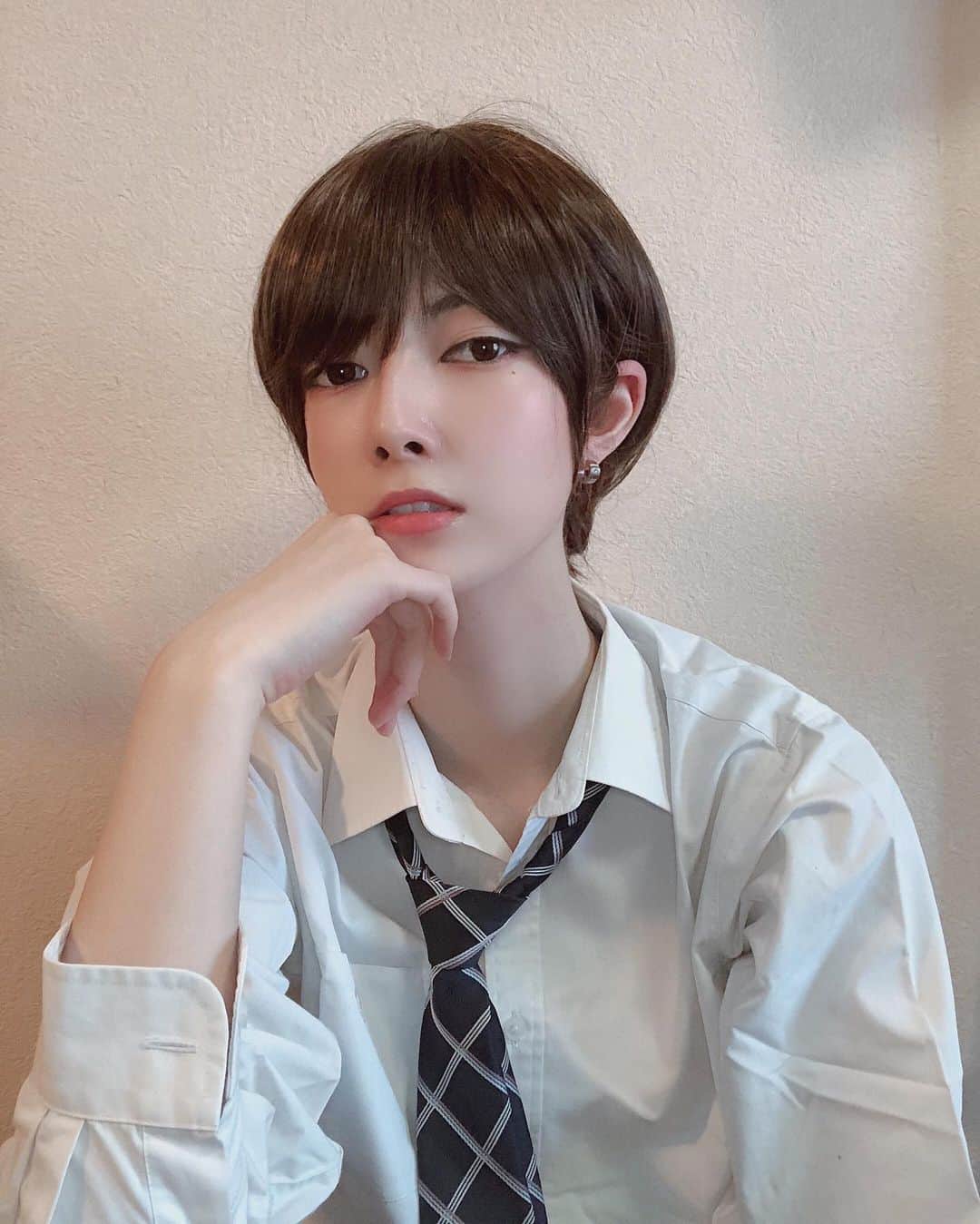 日下部美愛のインスタグラム：「授業、サボっちゃおっか っていいそうな顔してません？」