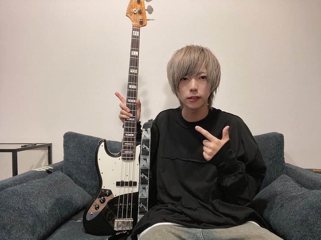 圭吾のインスタグラム：「ライブしてぇ〜」