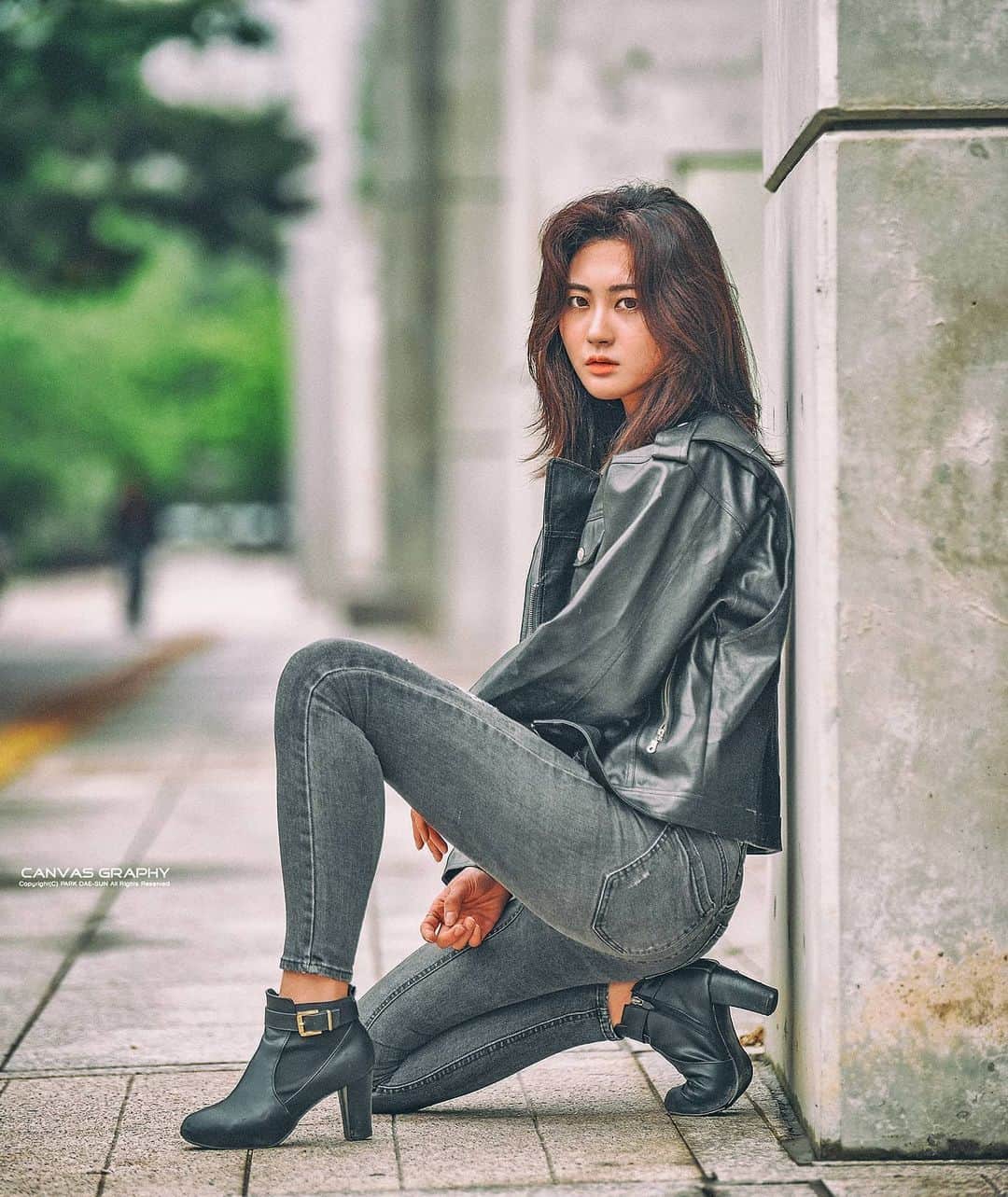 캔바스さんのインスタグラム写真 - (캔바스Instagram)「. 날씨가 종일 흐리고 쌀쌀~ 미세먼지는 만땅 😶 . . Photo & Edit : 캔바스 @canvas_graphy @canvas_mono __________________________________________  캔바스의 모든 사진은 무단 사용을 불허합니다. Copyright (c) CANVAS All Rights Reserved. __________________________________________  #캔바스 #캔바스그라피 #주연 #모델촬영 #모델출사 #스냅 #촬영문의 #개인촬영 #섹시미 #건강미 #글래머 #mood #koreamodel #koreangirl #modelphotography」5月25日 15時09分 - canvas_graphy
