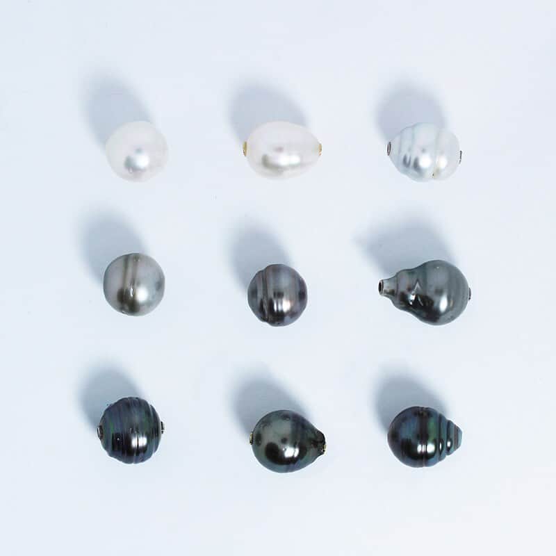 ダウアー&ホールさんのインスタグラム写真 - (ダウアー&ホールInstagram)「This simple elegant pendant can be made with either of the most beautiful oceanic gems - black Tahitian or white South Sea pearls.  You can choose from a selection including a variety of shapes and styles - baroque, banded, nosed or off-round. All idiosyncratic and uniquely individual and definitely not a predictable round.  Hung on 18ct gold chain.  SKU: PEBP55」5月25日 15時56分 - dowerandhall