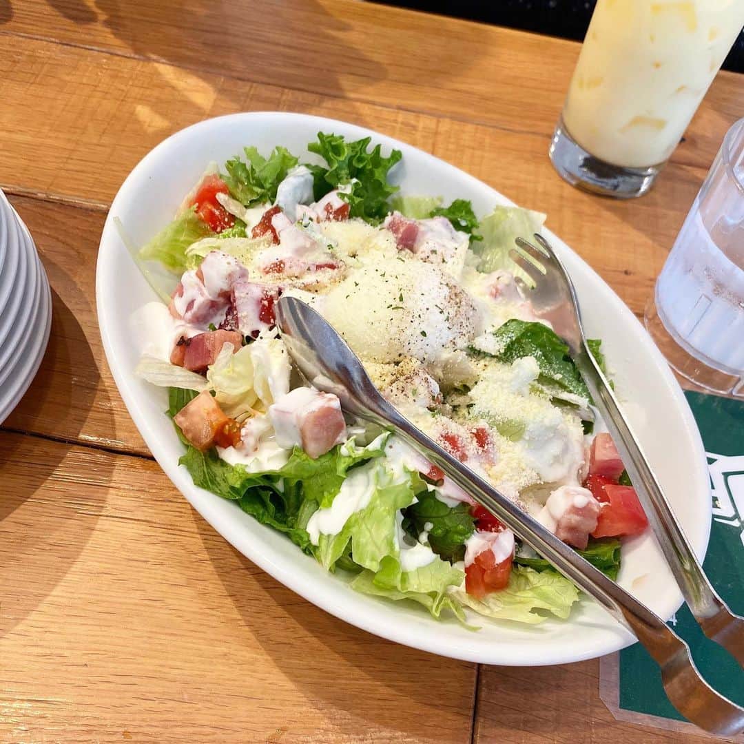 スルスルさんのインスタグラム写真 - (スルスルInstagram)「. @surusuru_jl . 日頃からバランスの良い食事を心がけましょう🍽✨ しかし食事に気を付けていても、 充分な栄養を取るのは大変なものです😥 そんな時こそスルスルで補いましょう⭐️ スルスルこうそ1袋に含まれる食物繊維は2.74g‼️ スルスルこうそ100gと比較すると レタスなら約4玉分！ オクラならなんと21本分になります！ . 野菜が不足がちなあなた！ 今すぐスルスルをはじめてみませんか？🌿 . #スルスルこうそ #腸活 #野菜たっぷり」5月25日 15時59分 - bh.collect